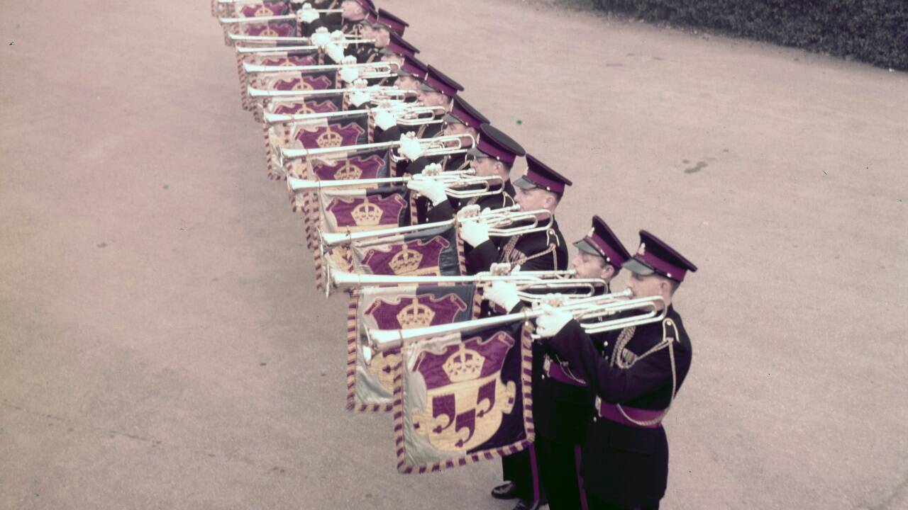 Trompeter der Königlichen Militärschule waren 1953 im Einsatz für die Krönung von Elizabeth II.  