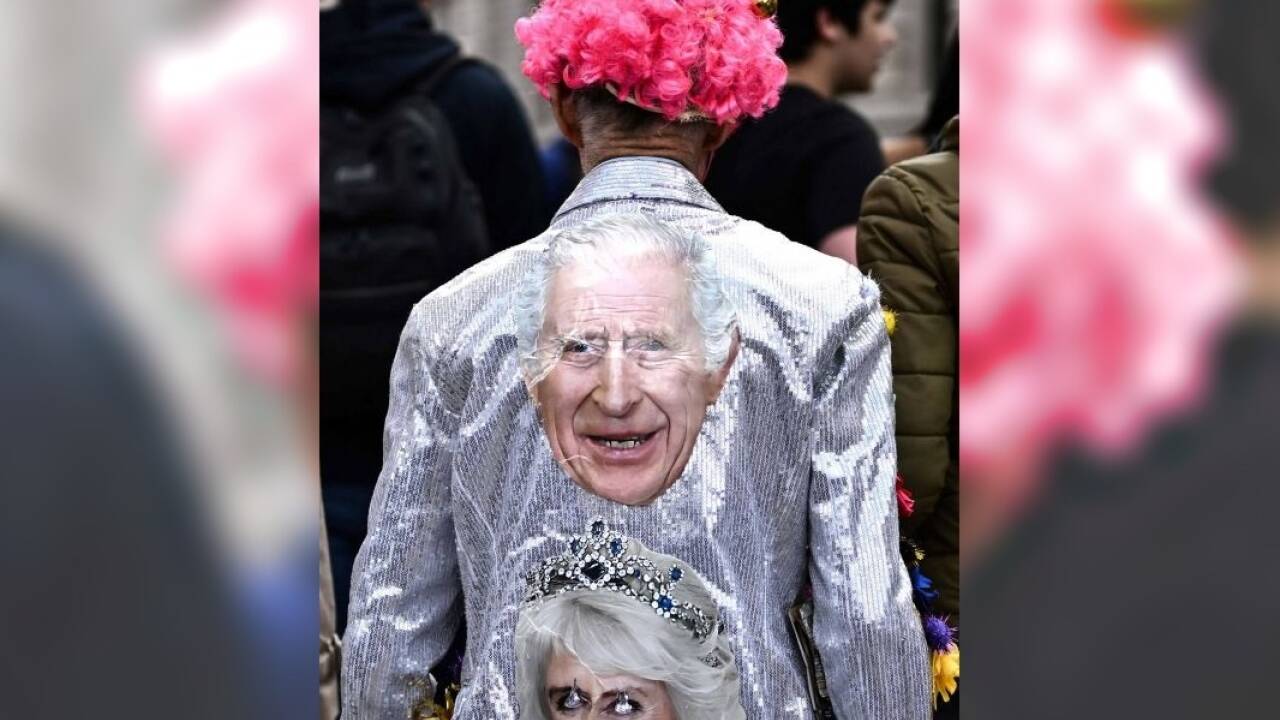 Diese Robe wird König Charles III. am Samstag tragen.  
