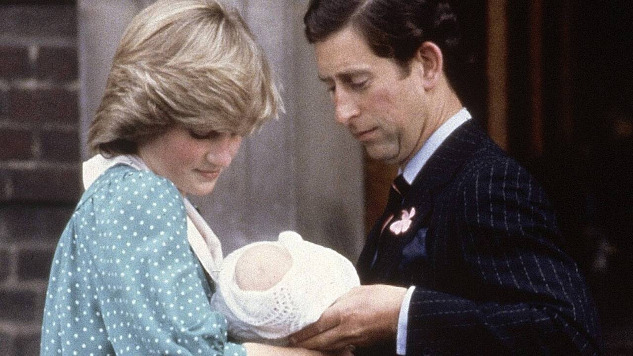 Mit seiner ersten Frau Diana und dem neugeborenen Prinzen William. 