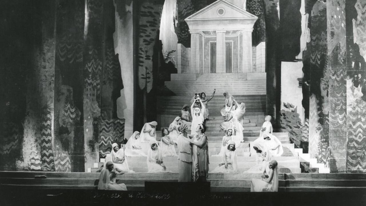 Aufführung von „Orfeo ed Euridice“, Choreografie Margarete Wallmann, Salzburger Festspiele 1931.  Aufführung von „Orfeo ed Euridice“, Choreografie Margarete Wallmann, Salzburger Festspiele 1931.
