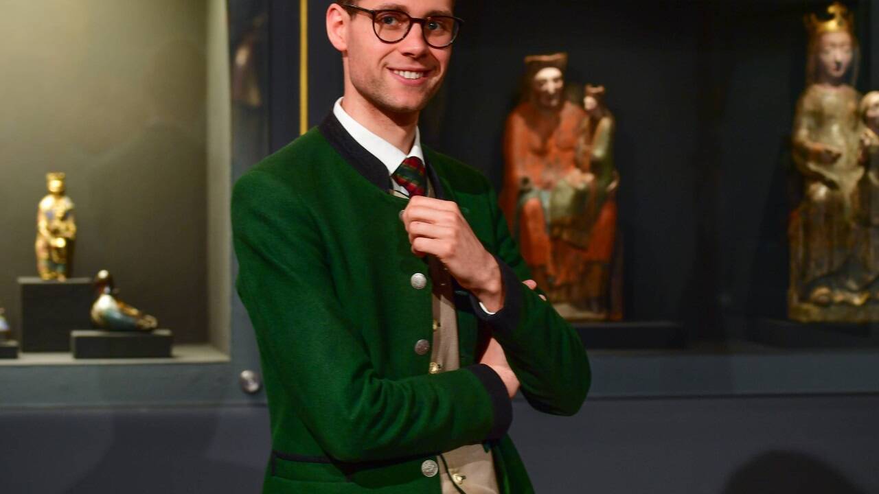 Kustos Andreas Herzog im Bergbau- und Gotikmuseum. 