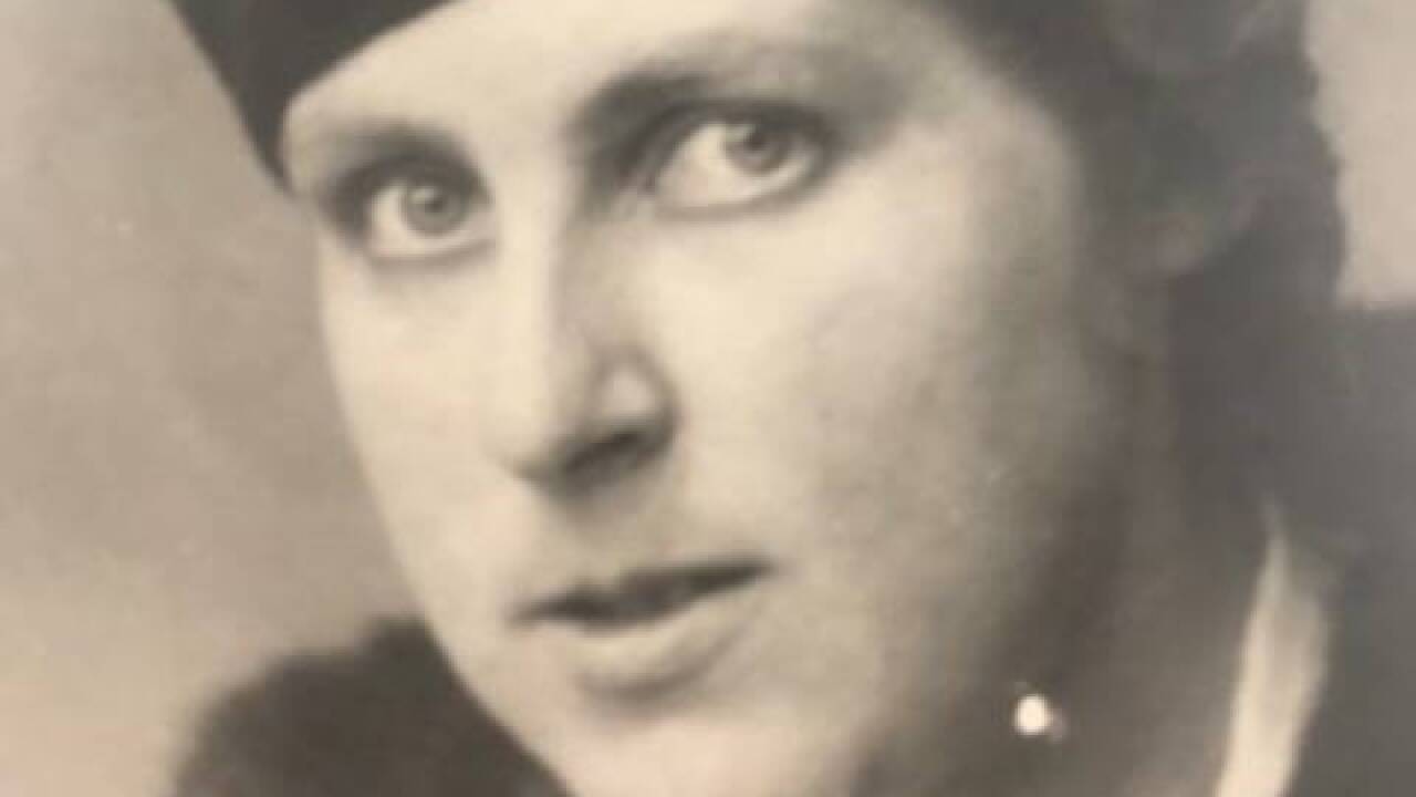 Gertraud Lintner auf einem Porträtfoto.  