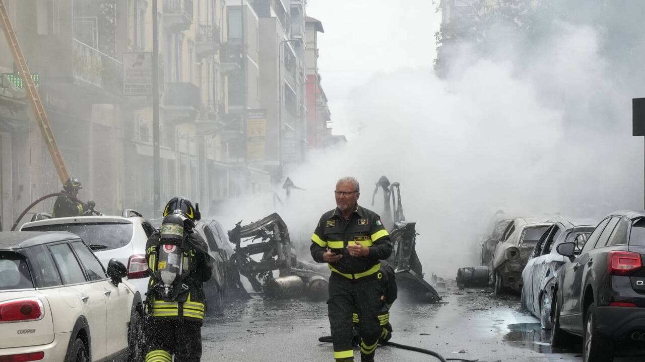 Einsatzkräfte am Donnerstag in Mailand.  