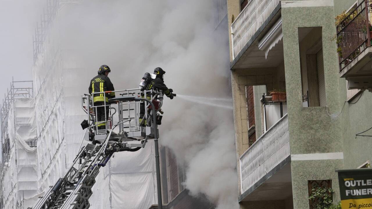 Einsatzkräfte am Donnerstag in Mailand.  
