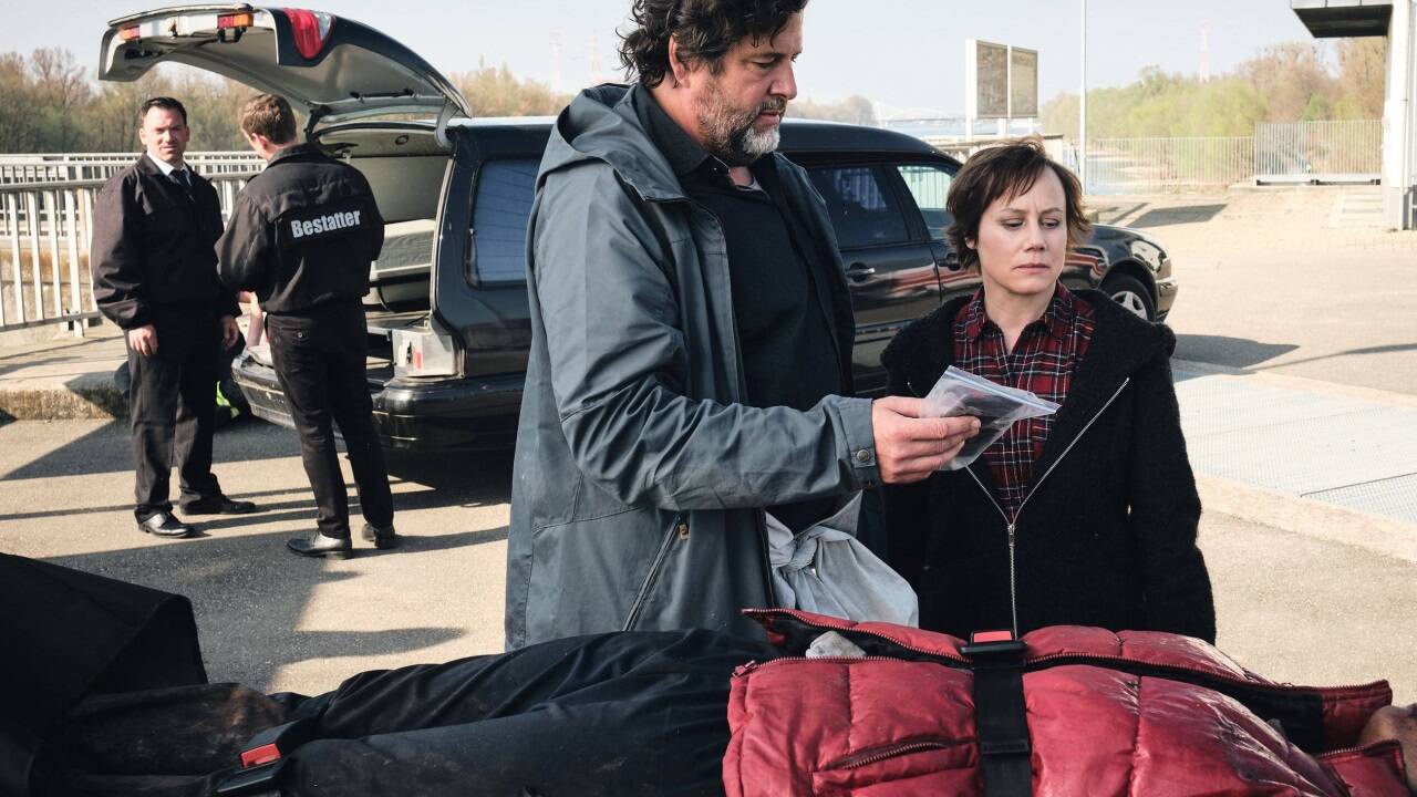 Friedemann Berg (Hans-Jochen Wagner) und Franziska Tobler (Eva Löbau) müssen herausfinden, wer den jungen Chris ermordet hat. 