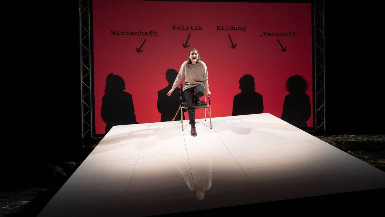 Theresia Amstler als Greta. 