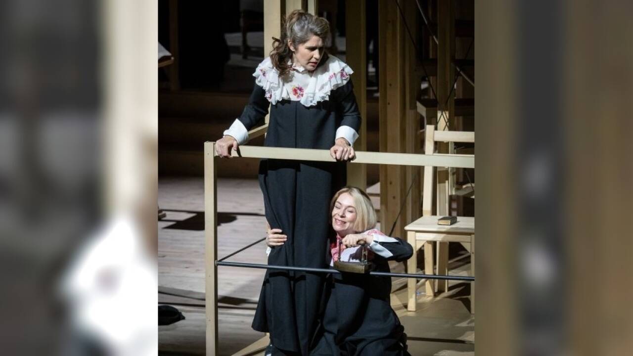 Bilder zur Inszenierung der „Dialogues des Carmélites“ an der Wiener Staatsoper.  Bilder zur Inszenierung der „Dialogues des Carmélites“ an der Wiener Staatsoper.