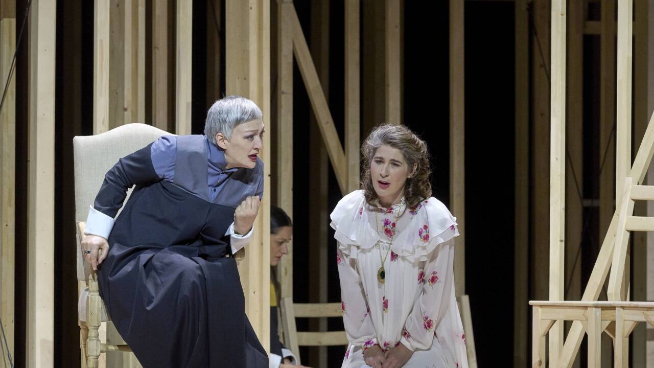 Bilder zur Inszenierung der „Dialogues des Carmélites“ an der Wiener Staatsoper.  Bilder zur Inszenierung der „Dialogues des Carmélites“ an der Wiener Staatsoper.