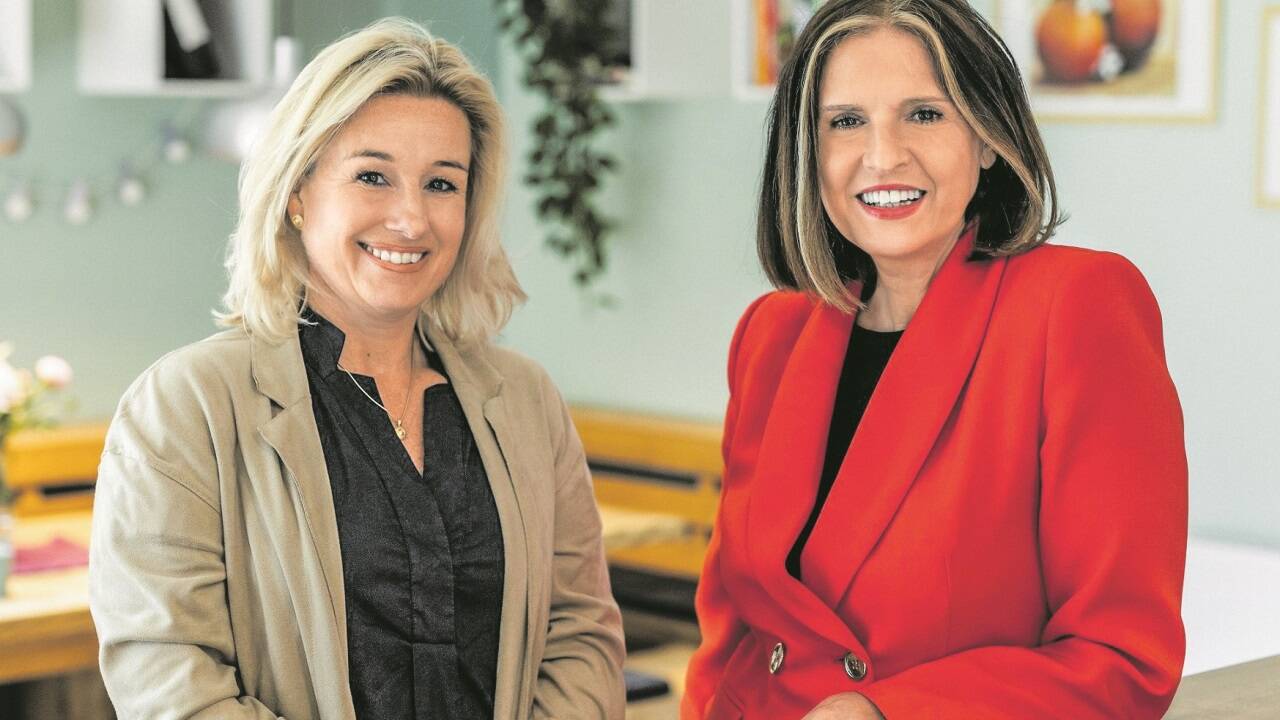 Susanne Molnar und Andrea Scharinger (v. l.) stellen die Geschäftsleitung von Pro Juventute in Salzburg.  