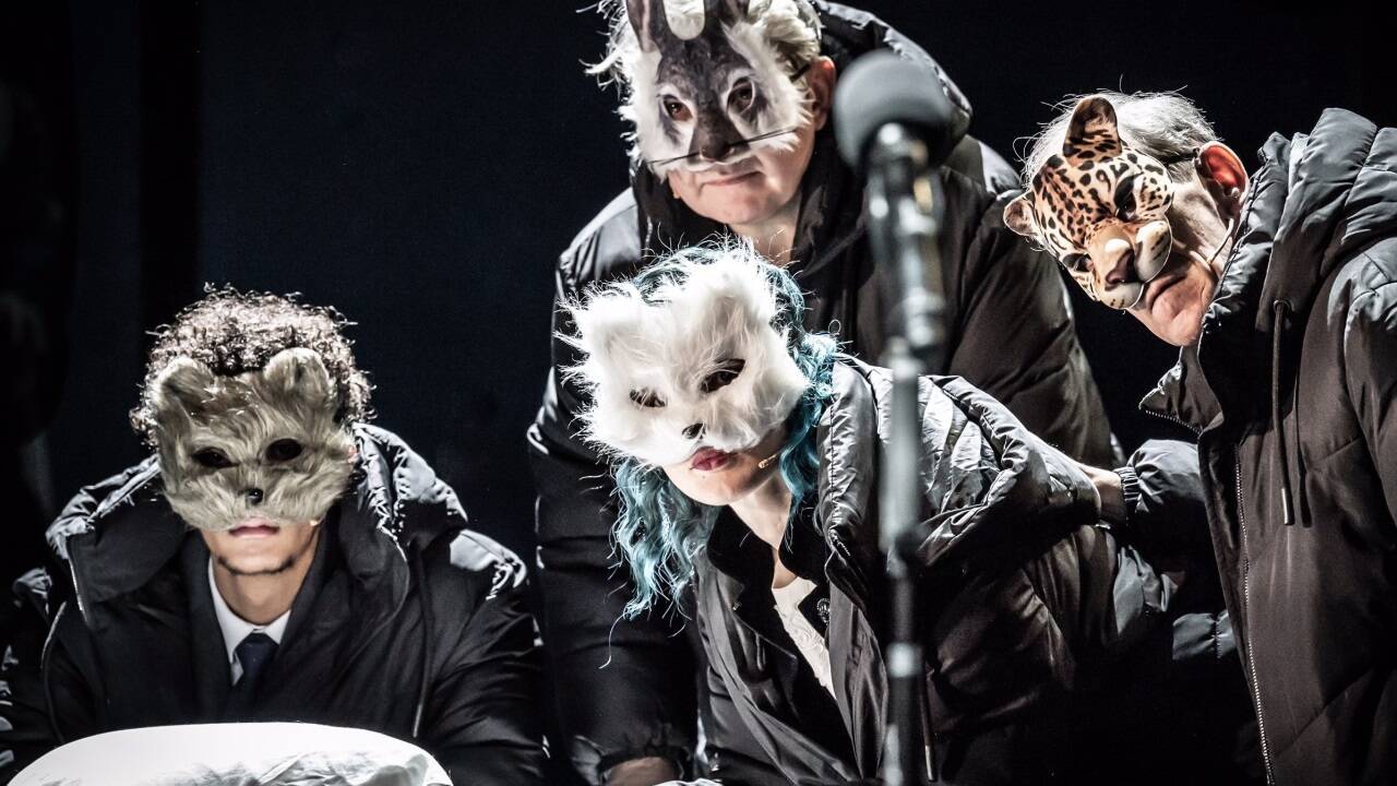 Szene aus „Drive your plow over the bones of the dead“ Szene aus „Drive your plow over the bones of the dead“