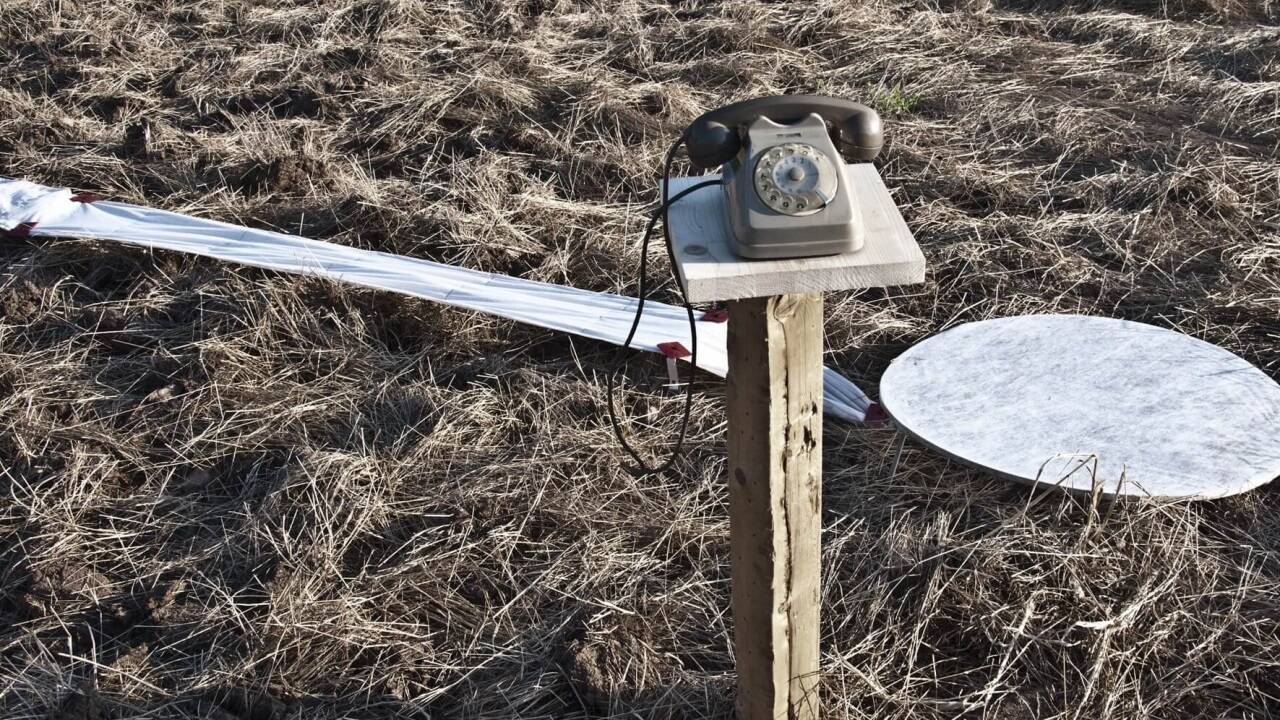 Anruf des großen Bären: Detail zur Installation von Luca Serasini.  Anruf des großen Bären: Detail zur Installation von Luca Serasini.