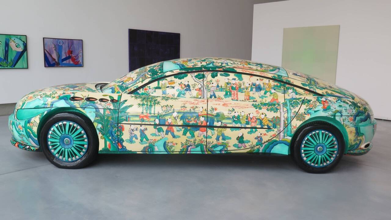 Zu schön und zu kostbar, um zu fahren: „Porcelain Car No. 2“ des chinesischen Künstlers Ma Jun aus dem Jahr 2009. Zu schön und zu kostbar, um zu fahren: „Porcelain Car No. 2“ des chinesischen Künstlers Ma Jun aus dem Jahr 2009.