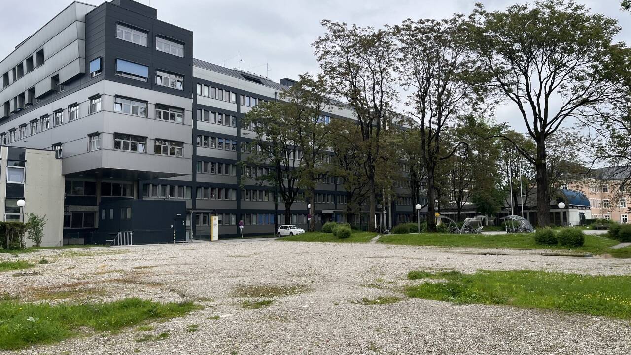 Das Baufeld vor den Haus D. 