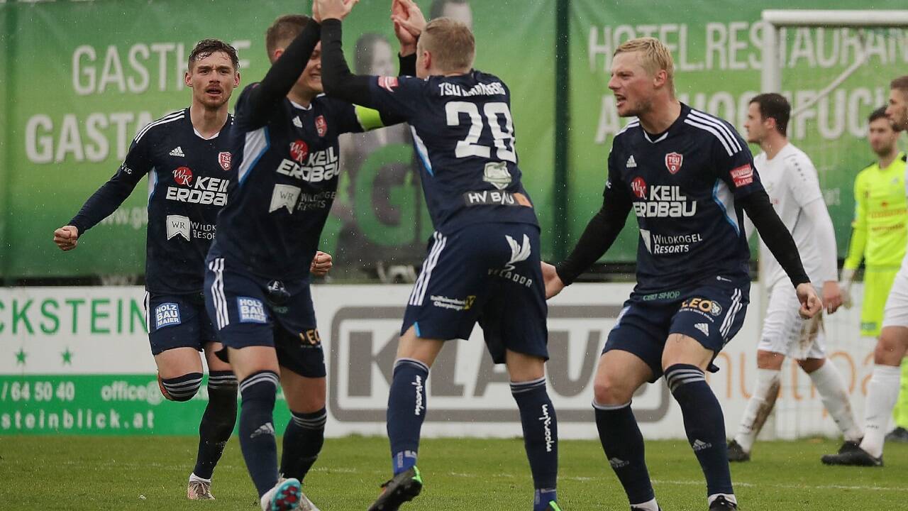 Stürmer Daniel Wechselberger (r.) spielte heuer in Bramberg zu oft eine Nebenrolle. 