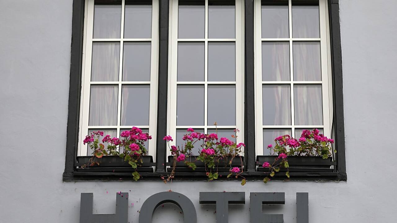 Gastro und Hotels hierzulande um 15 % teurer als in Deutschland. 
