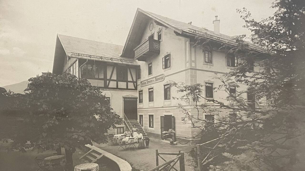 Bergleitners Torfmoorbad in der Ritzenseestraße. Das Gebäude wurde 1990 abgerissen. 