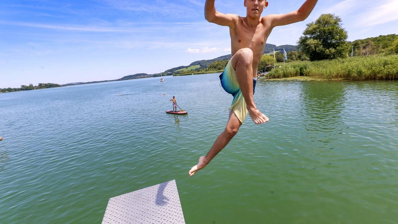 Am Obertrumer See (Archiv-Bild) wagten am Pfingstwochenende einige Wasserratten den Sprung ins kühle Nass. 