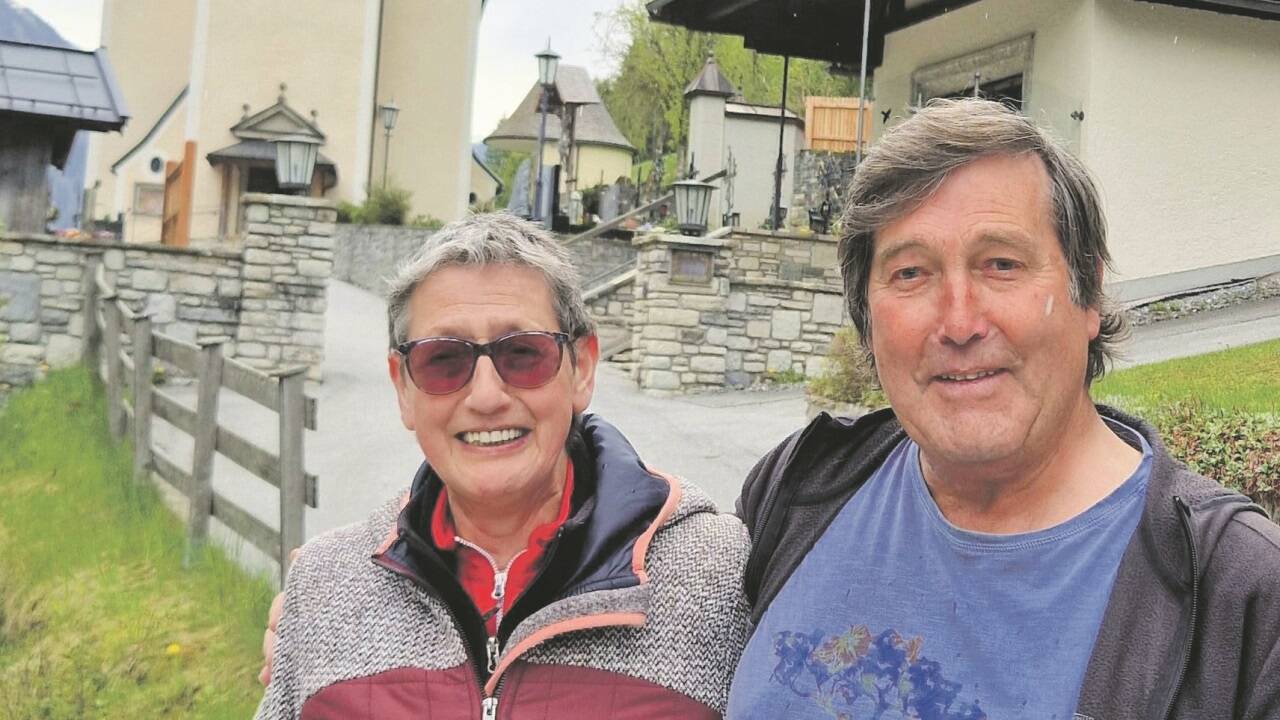 Pfarrkirchenratsobmann Martin Rohrmoser und Mesnerin Agnes Hallier.  