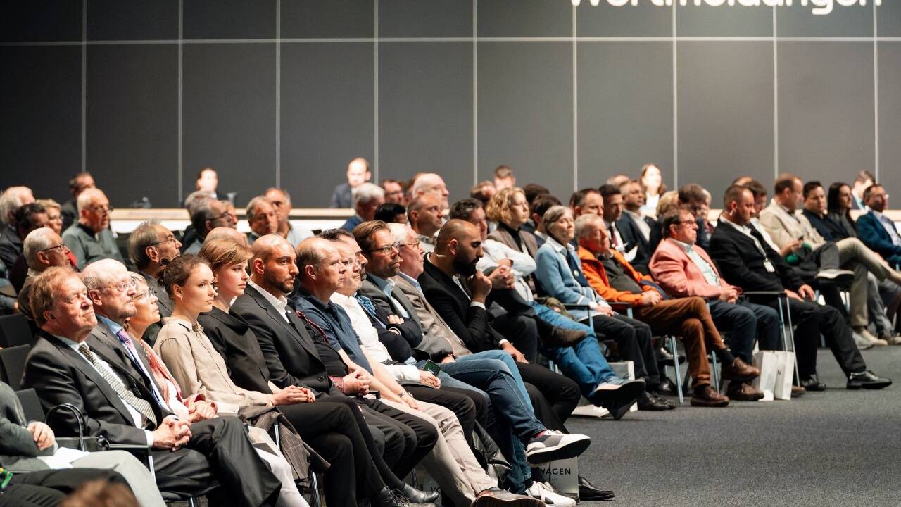 Die heurige Hauptversammlung der Volkswagen AG war wie immer gut besucht. Die heurige Hauptversammlung der Volkswagen AG war wie immer gut besucht.