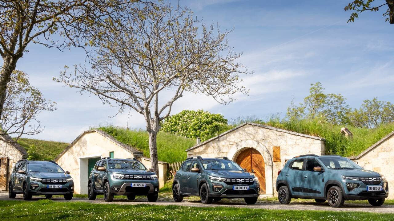 Die spezifischen Merkmale der Extreme-Modelle von Dacia gehen so weit, dass der Hersteller von einer eigenen Baureihe spricht. Die spezifischen Merkmale der Extreme-Modelle von Dacia gehen so weit, dass der Hersteller von einer eigenen Baureihe spricht.