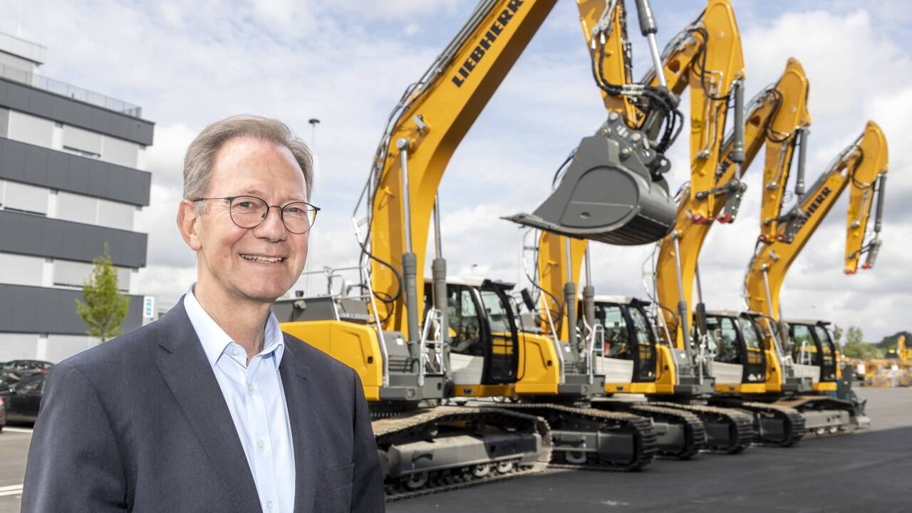 Nicht nur Radlader, auch Bagger und Kräne werden vertrieben und repariert. Nicht nur Radlader, auch Bagger und Kräne werden vertrieben und repariert.