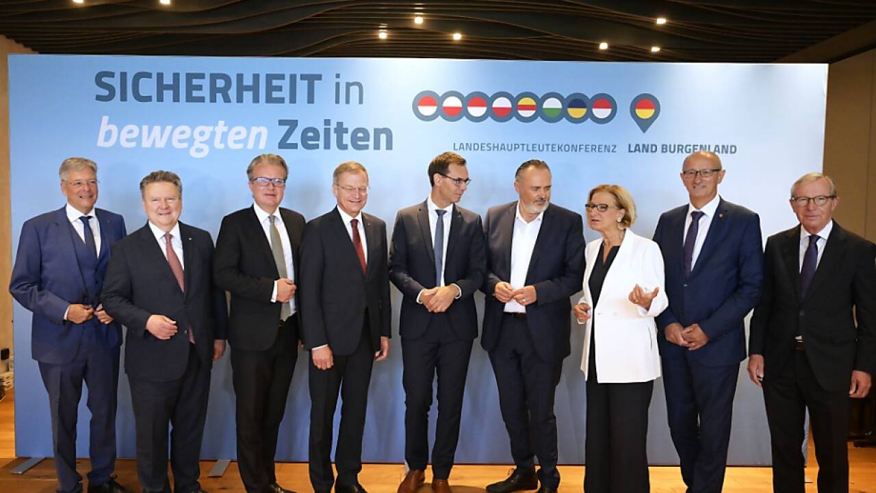 Die Vertreter aller neun Bundesländer  Die Vertreter aller neun Bundesländer