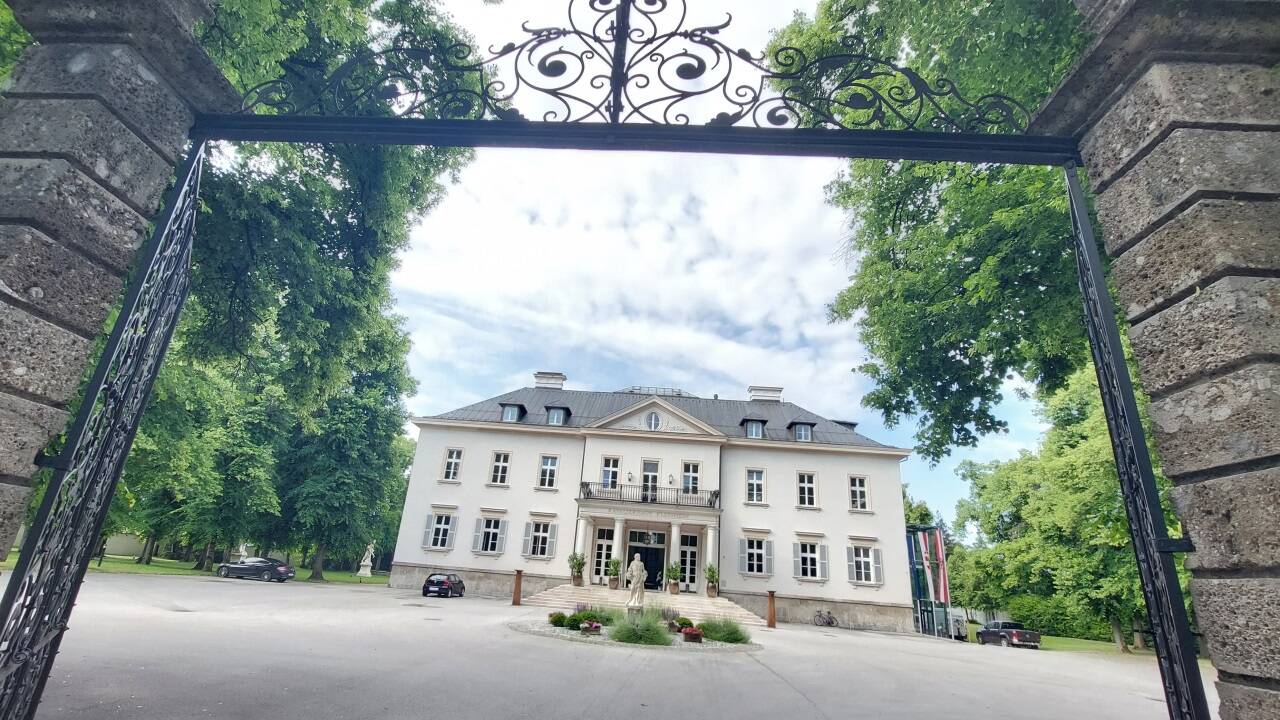 Heute ist das Winterschloss die Eventlocation „Kavalierhaus“. 