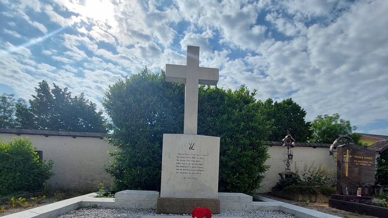 Das Grab des Erzherzog liegt im Siezenheimer Friedhof.  