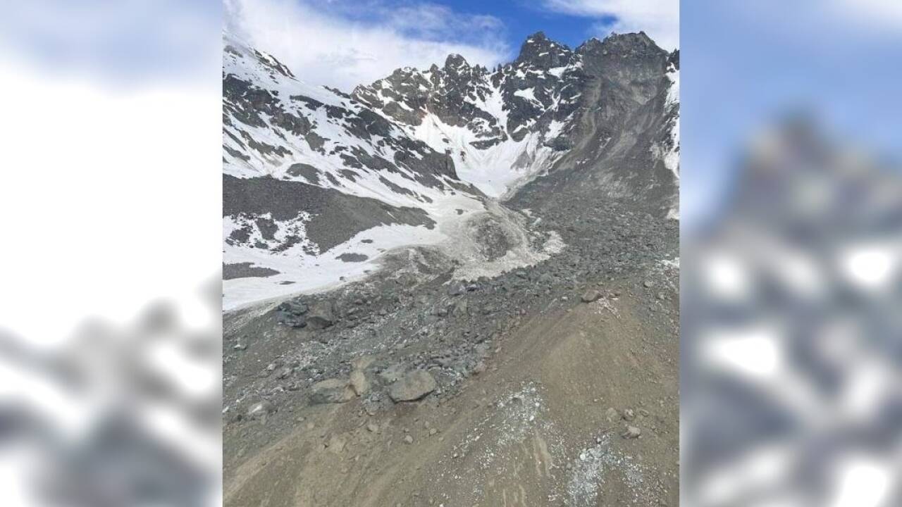 Massiver Felssturz im Bereich der Nordwestflanke des südlichen Fluchthorns.  