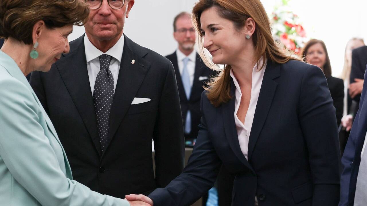 Ein Blick sagt mehr als tausend Worte (Landtagspräsidentin Brigitta Pallauf, LH Wilfried Haslauer und seine Stellvertreterin Marlene Svazek). 