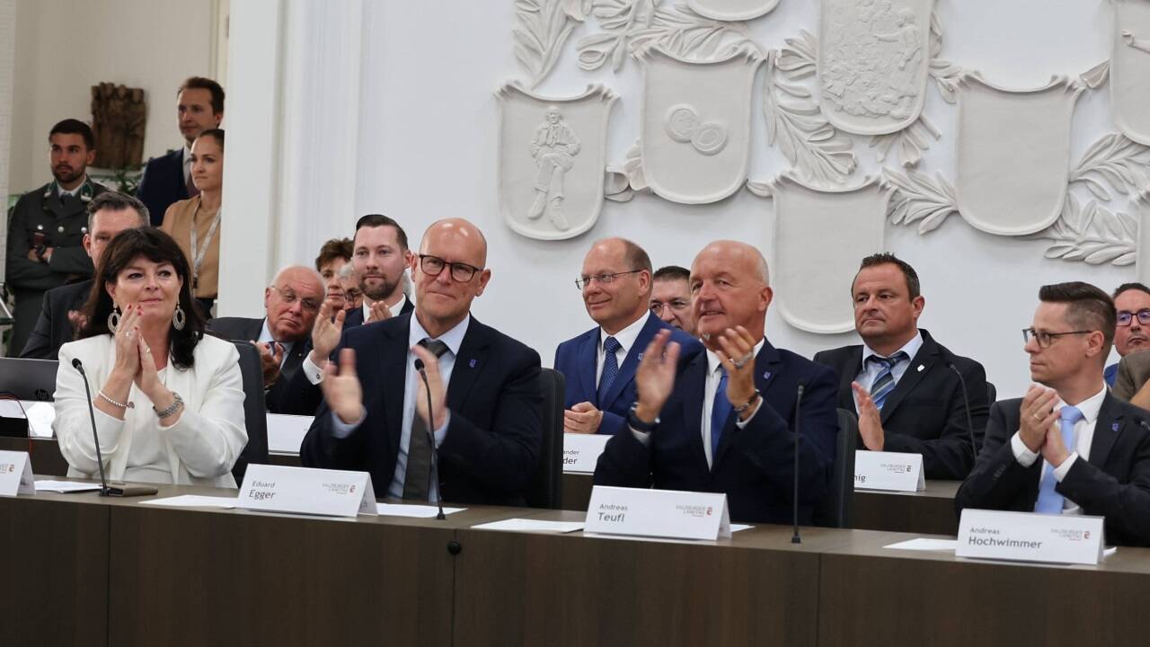 Großer Applaus aus den Reihen der FPÖ, nachdem das Ergebnis für Marlene Svazek verkündet wurde.  