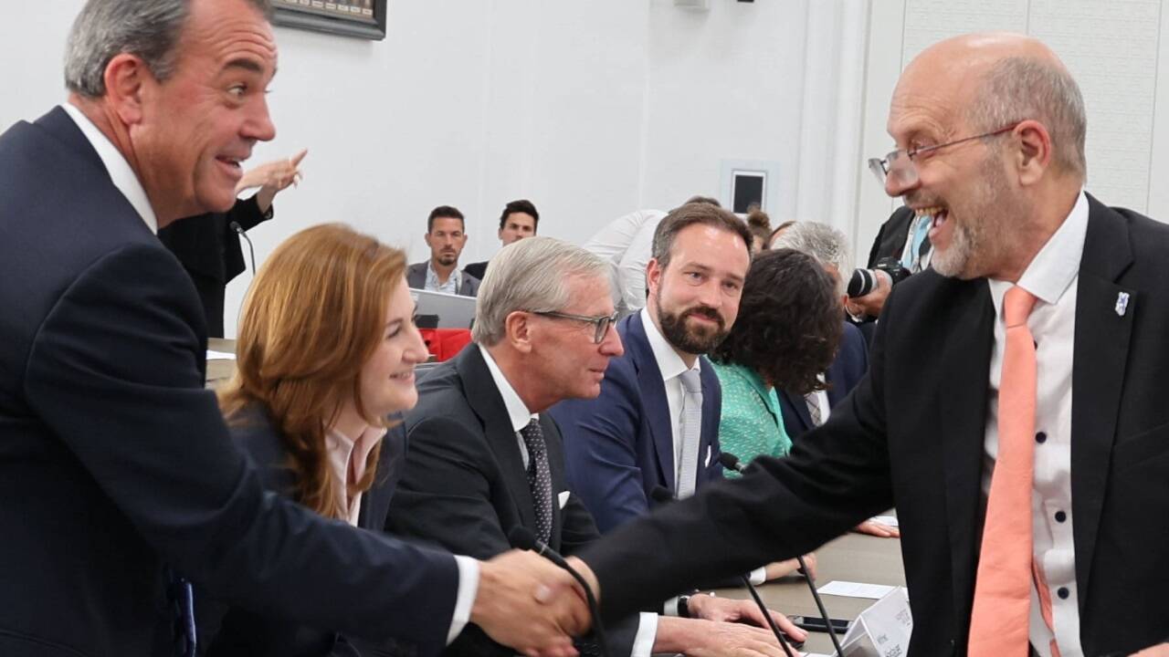 Da freuen sich zwei: Neo-Landesrat Christian Pewny und Andreas Schöppl, beide FPÖ.  