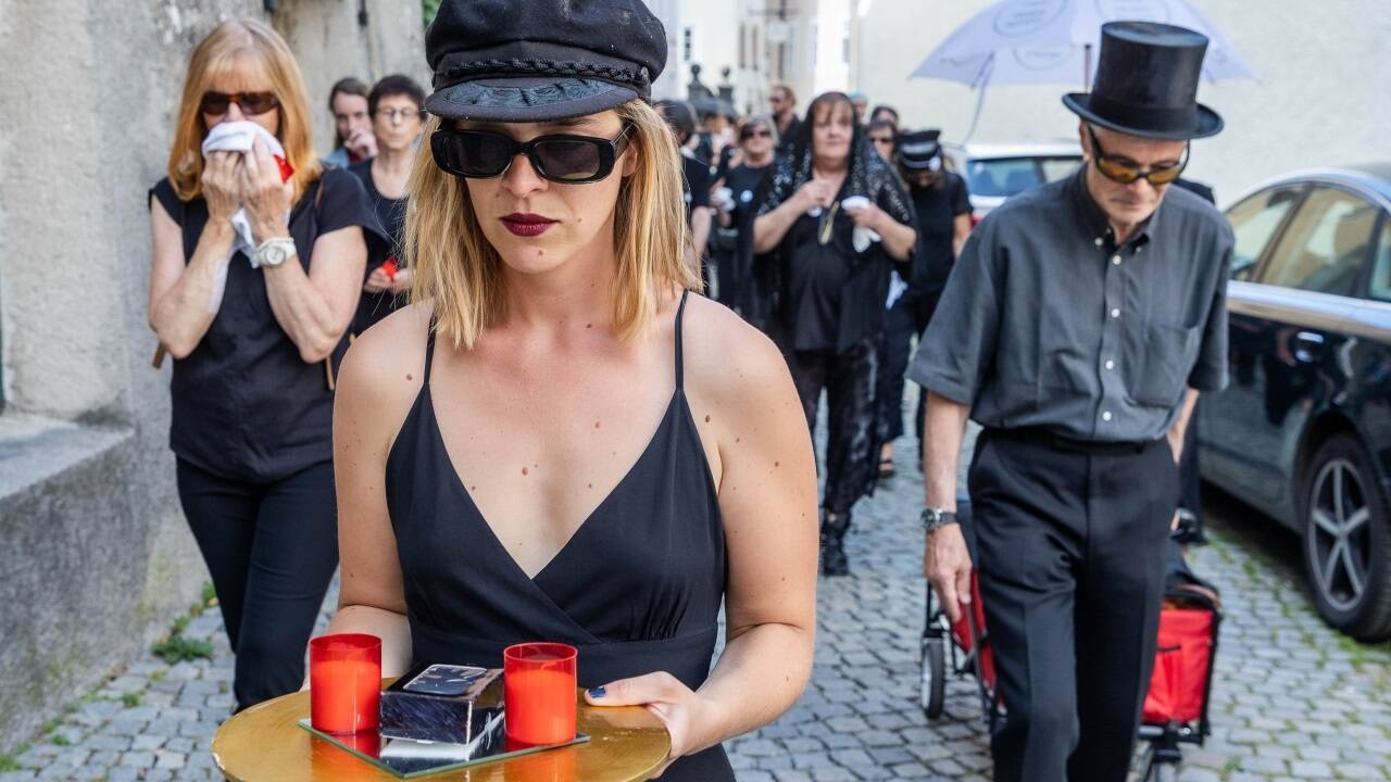 Das „Bündnis gegen Rechts“ veranstaltete eine Protestkundgebung zur Angelobung.  