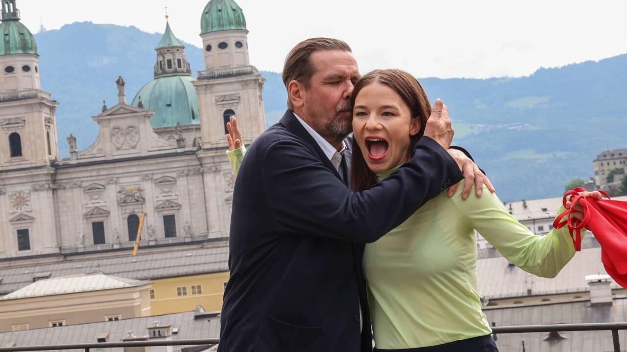 Jedermann Michael Maertens und Buhlschaft und Tod Valerie Pachner beim Medientermin am Donnerstag.  Jedermann Michael Maertens und Buhlschaft und Tod Valerie Pachner beim Medientermin am Donnerstag.