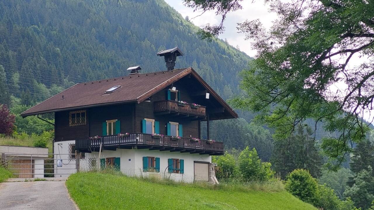 Franz Rehrl ließ das Wohnhaus Raingut in Erlberg errichten. Es ist noch heute im Familienbesitz. Franz Rehrl ließ das Wohnhaus Raingut in Erlberg errichten. Es ist noch heute im Familienbesitz.