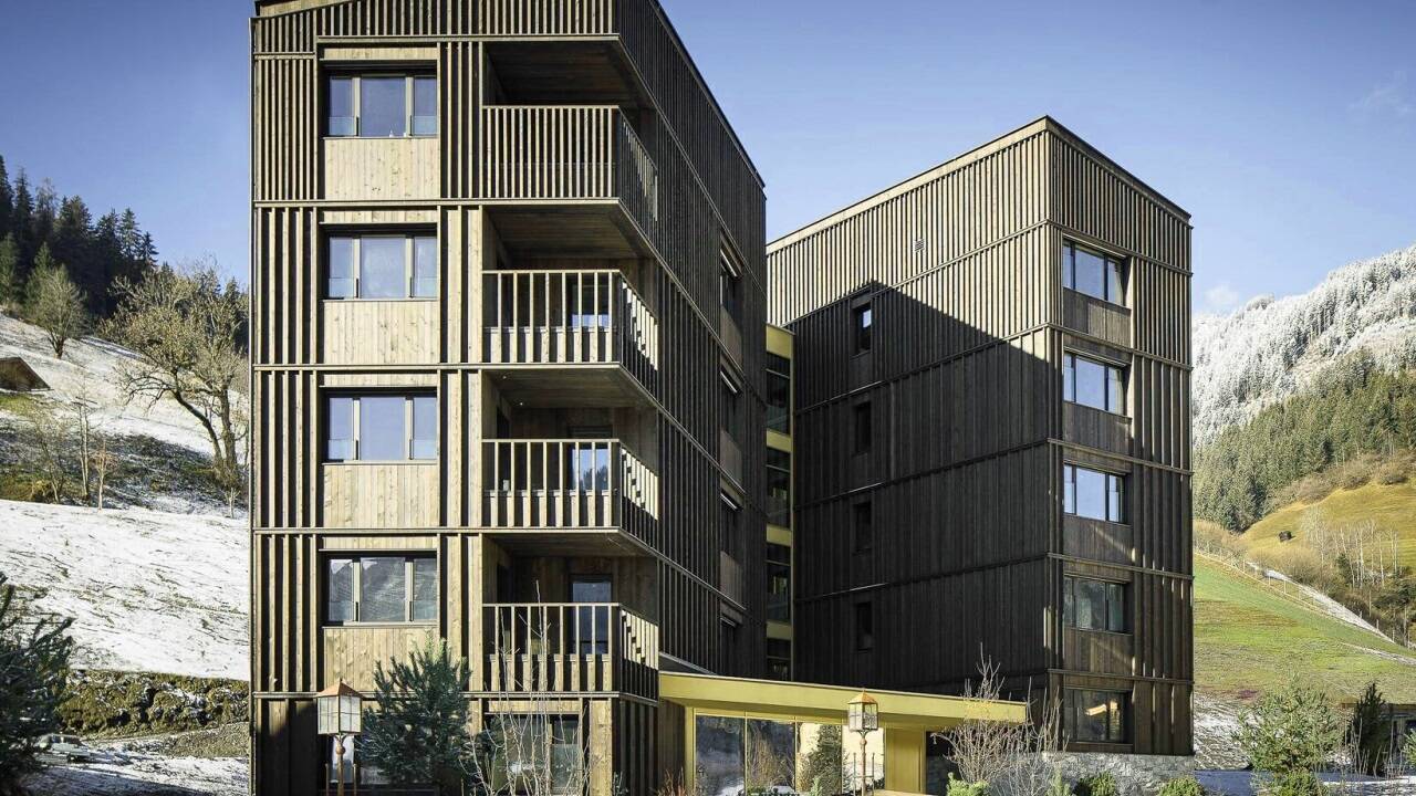 Die Suitentürme im Resort Moar Gut in Großarl erhielten beim Holzbaupreis 2023 eine Auszeichnung.  