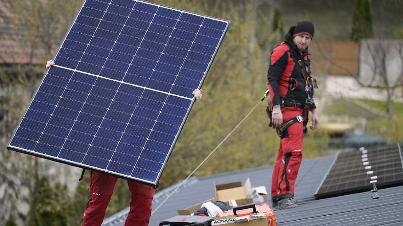 Das Klimaschutzthema - das auch Treiber der laufenden Energiewende hin zu Sonnen- und Windstrom ist – wird uns auch in Jahrzehnten noch beschäftigen, betonen alle Experten. (Symbolbild).  