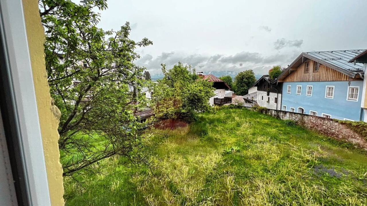 Der Ausblick von Anrainerin Margarethe Wieland aus der Goldgasse auf den Innenhof.  