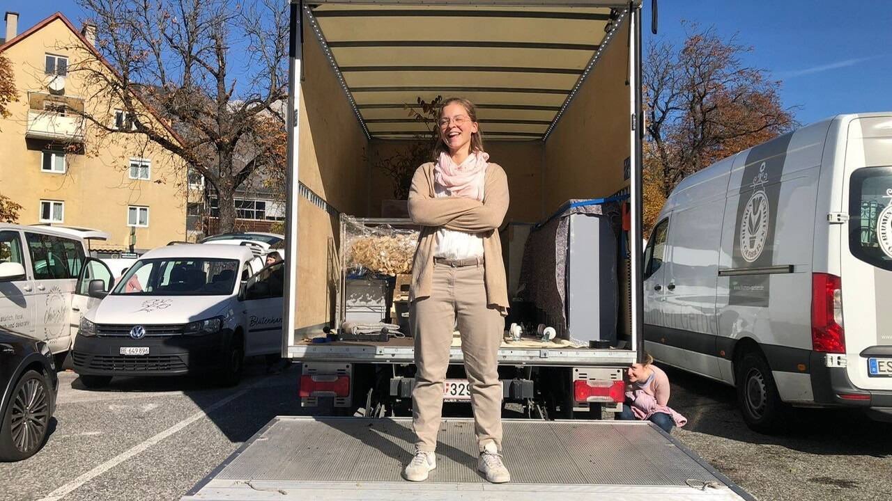 Elena Hofmann setzt auf Wildblumen, Trockenblumen und Gräser statt auf Tulpen aus Holland und Rosen aus Afrika. 