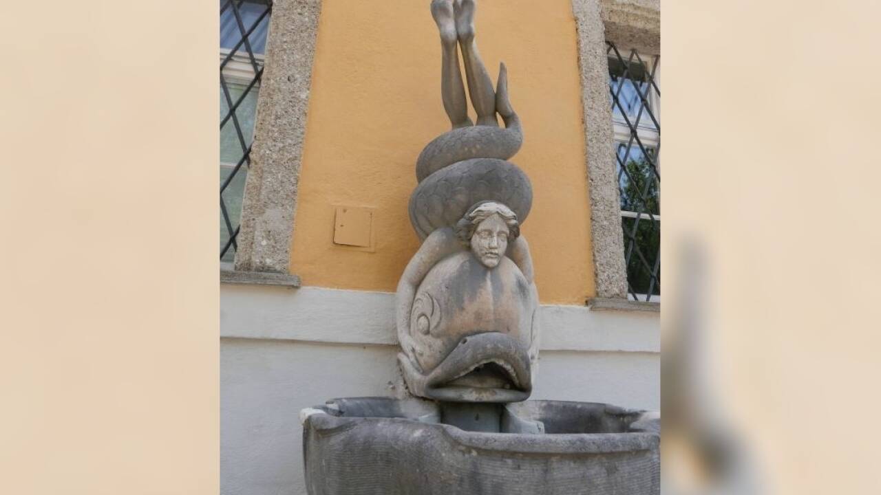 Der Brunnen ist ein Schmuckstück.  