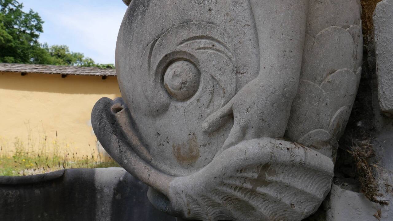 Detailblick auf den Brunnen.  