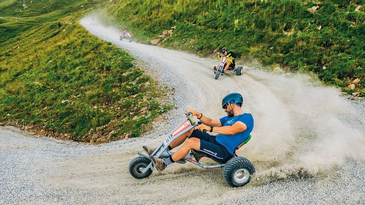 Stabile Kurvenlage: Gokart-Spaß in der Wildkogel-Arena. 