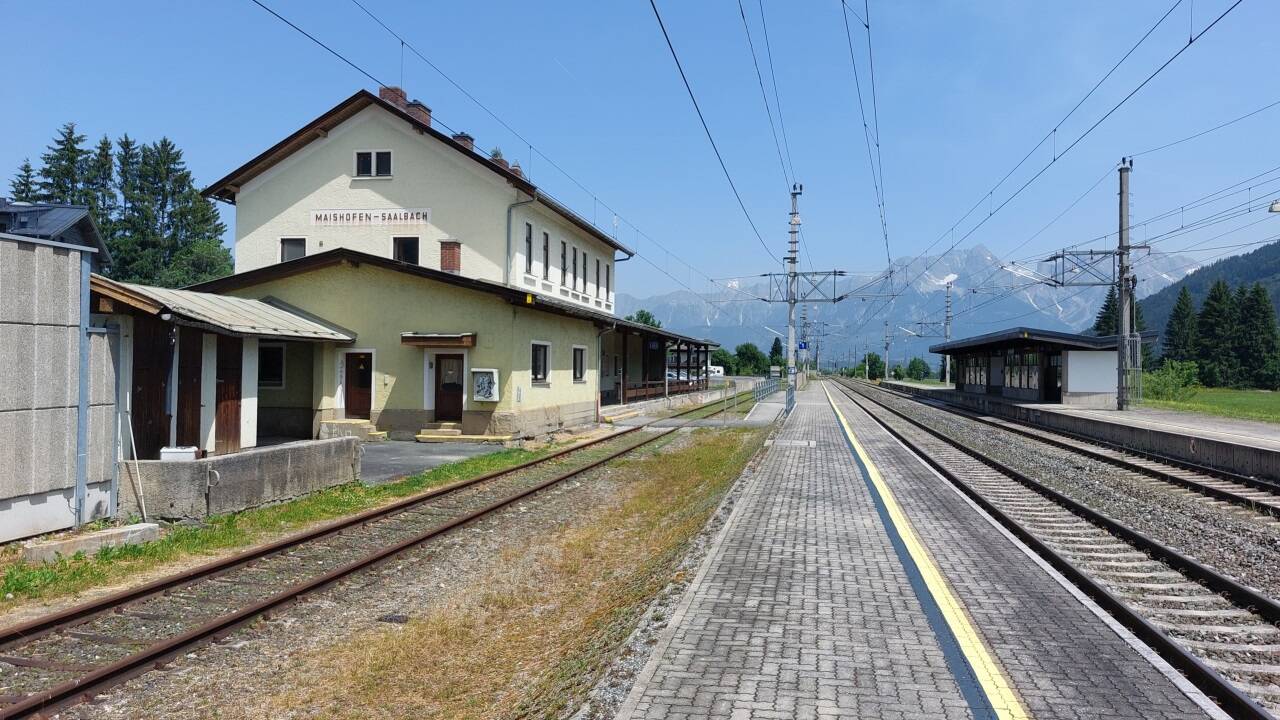 Die Haltestelle Maishofen-Saalbach wird komplett erneuert.  