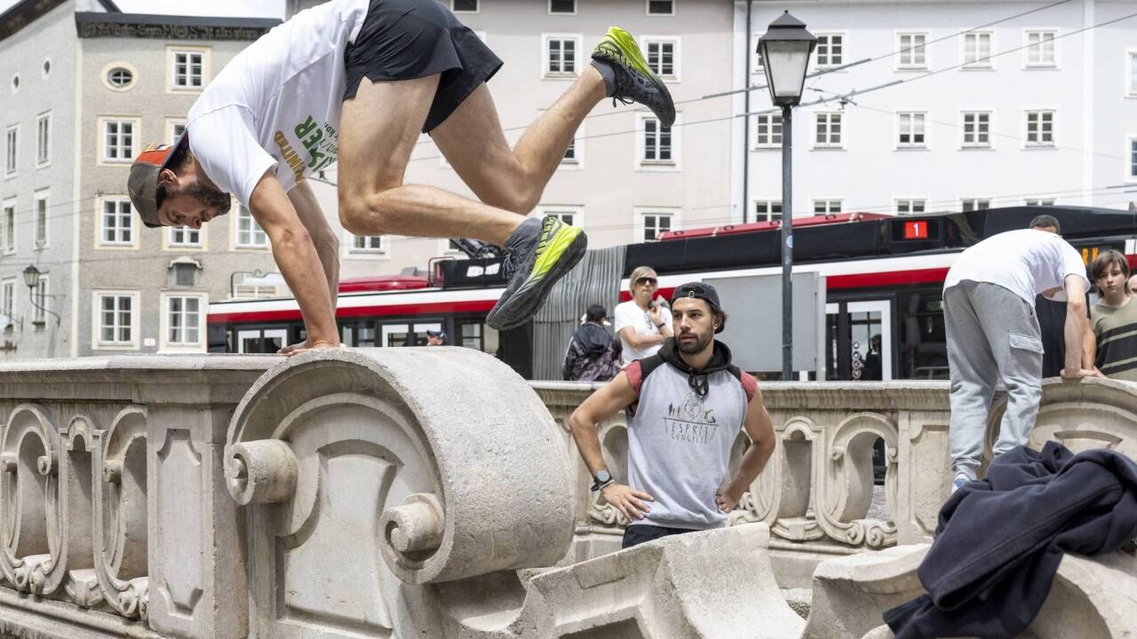 Aufwärmen für die Parade zum Abschluss der Sommerszene.  Aufwärmen für die Parade zum Abschluss der Sommerszene.