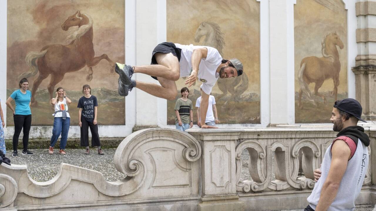 Aufwärmen für die Parade zum Abschluss der Sommerszene.  Aufwärmen für die Parade zum Abschluss der Sommerszene.