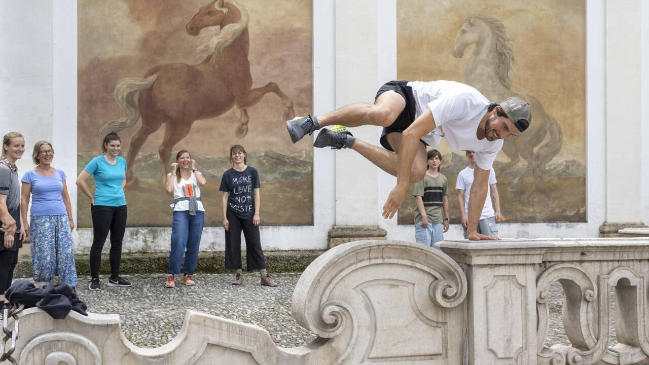Aufwärmen für die Parade zum Abschluss der Sommerszene.  Aufwärmen für die Parade zum Abschluss der Sommerszene.