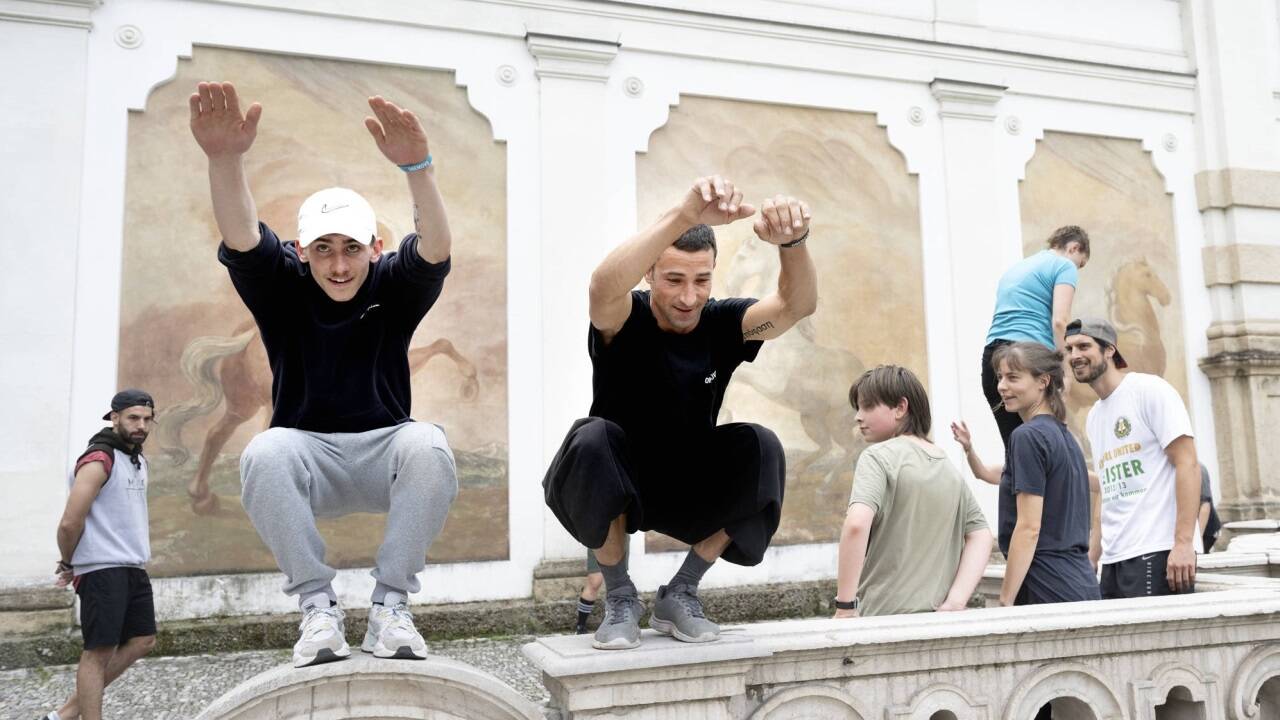 Aufwärmen für die Parade zum Abschluss der Sommerszene.  Aufwärmen für die Parade zum Abschluss der Sommerszene.