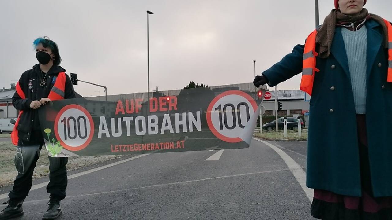 Tempo 100 ist eine der zentralen Forderungen der "Letzten Generation" Tempo 100 ist eine der zentralen Forderungen der 'Letzten Generation'