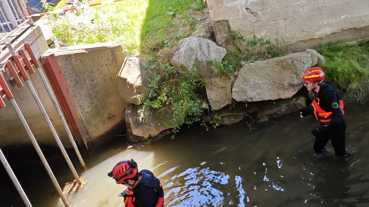 Überall wurde Nachschau gehalten. Überall wurde Nachschau gehalten.