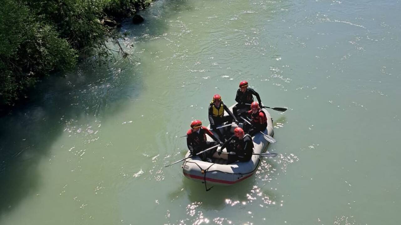 Einsatz im Schlauchboot. Einsatz im Schlauchboot.